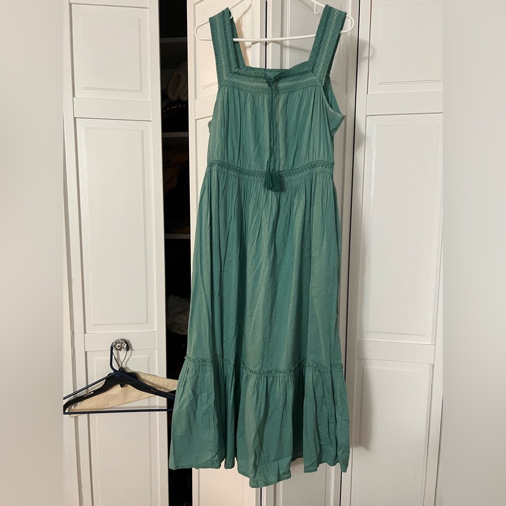 Beautiful maxi dress.
